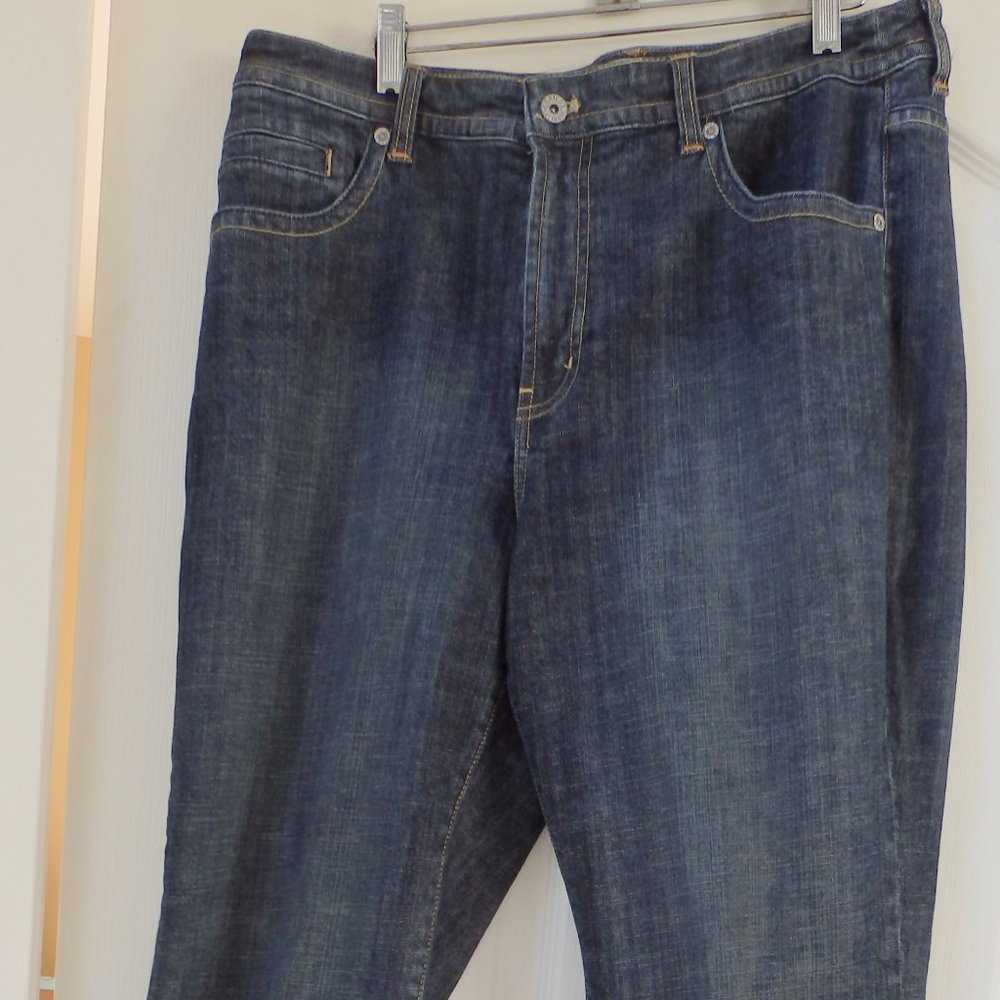 Chico's sz. 2.5 Platinum Marjuis Jeans- (Worn once)- EXCELLENT CONDITION
